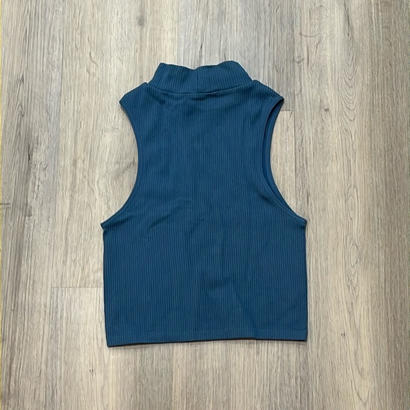 Zara Blue Ribbed Crop Top - Picture 2 of 2